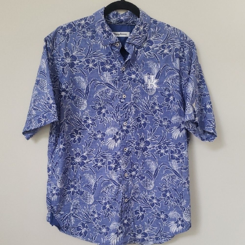 University Of Kentucky Tommy Bahama Aloha Shirt Mens M Pineapple Tropical Camp